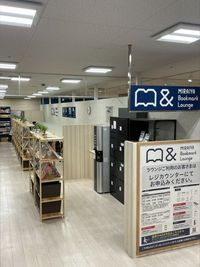 MIRAIYA Bookmark Lounge 古川橋駅前店 しきりのある席３の室内の写真