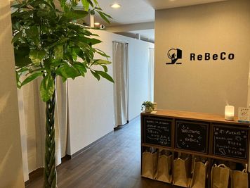 店内入口 - 10月19日新店！『ReBeCo』（リビコ）コワーキングスペース 【銀座一丁目駅】24年10月19日開店『コワーキングスペース』①の室内の写真