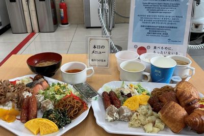 朝食例 - 東横INN品川港南口天王洲アイル シングルの室内の写真