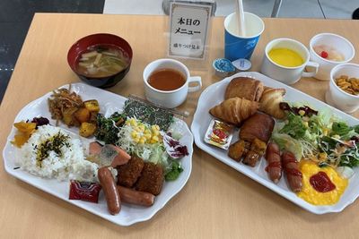 朝食例 - 東横INN品川港南口天王洲アイル シングルの室内の写真