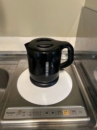 瞬間湯沸かし器も備え付けております。ご自由にお使いください。 - ホームシアター春日原の設備の写真