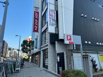 ・こちらの建物の2階になります。 - minoriba_天六駅前店 レンタルサロンの外観の写真