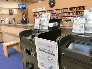 フロントカウンター自動チェックイン機 - 東横INN秋田駅東口 エコノミーダブルの設備の写真