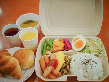 無料朝食バイキング - 東横INN秋田駅東口 エコノミーダブルの設備の写真