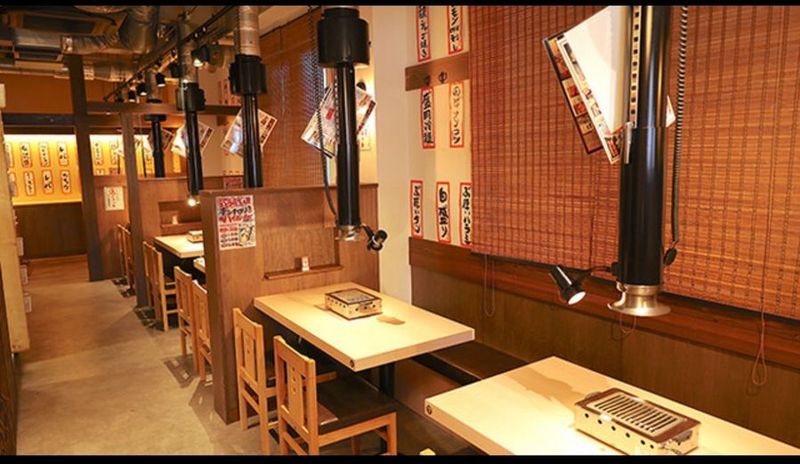 ３５名席を自由にご利用いただけます - 焼肉ここから天神橋店です 焼肉ここから天神橋店（営業時間外を使用）の室内の写真