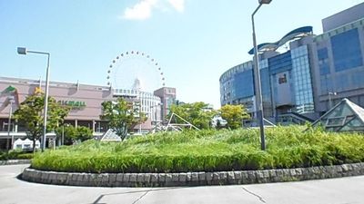 駅前ロータリー（昼）
店舗から見た景色です - パンテサロン【横浜センター北駅前】🎹ピアノ📶WIFI 【ナイトパック一人利用限定】防音室Ｂ【駅前】🎵ピアノ《承認制の外観の写真