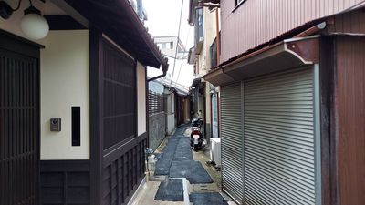 愛宕小路を西にお進みください。 - アートスポット櫻奏 一軒家貸切の室内の写真