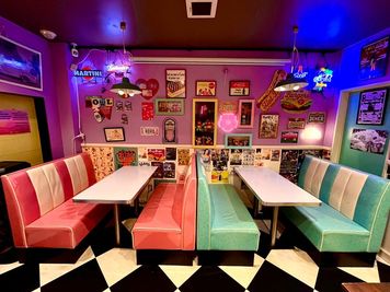 『TINY DINER』豊橋駅徒歩圏内のアメリカンダイナー!! 〖TINY DINER〗豊橋駅から徒歩5分のアメリカンダイナー!の室内の写真