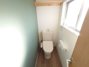 教諭のトイレです。 - SHARE BLUE一宮 E：パーティルームの室内の写真