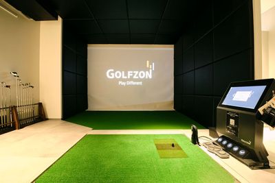 ラグジュアリーな個室空間でゴルフができる！撮影に最適！ - MY GOLF RANGE麻布十番1st