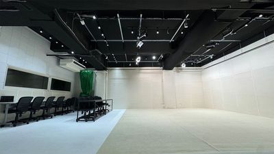 スタジオA上手側から - 鶯谷STUDIO STUDIO Aの室内の写真