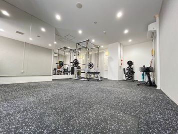 MIYAZAKI GYM 春日・後楽園店の室内の写真