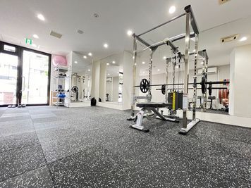 MIYAZAKI GYM 春日・後楽園店の室内の写真