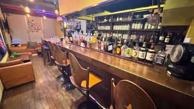 カウンター - ヤマト酒場 BAR カラオケ カウンター バーの室内の写真