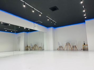 Yoga & Dance Studio MIMOSAの室内の写真