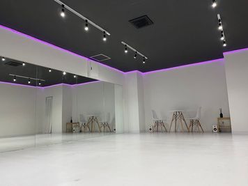 Yoga & Dance Studio MIMOSAの室内の写真