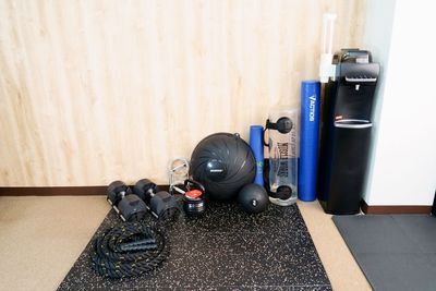 様々な用途で使用できる筋トレグッズ - BMH PERSONAL GYM レンタルジム・スタジオ・ヨガ・整体の設備の写真