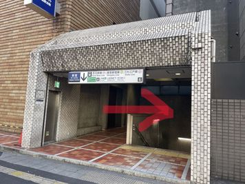 新宿駅【6番】出口を出て左に進みます。 - ザ・スペース新宿南口 レンタルスペースCのその他の写真