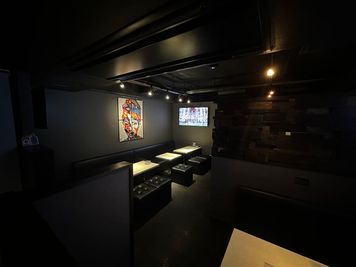 Karaoke Bar Nyx Roppongi 最新カラオケ付き、多目的レンタルスペースの室内の写真