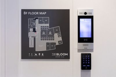 THE BLOOM UENO 2nd 2nd　コワーキングラウンジ　オープン席の入口の写真