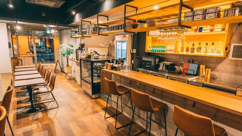 Cafe＆Bar HIVE - Tokyo Guesthouse HIVE