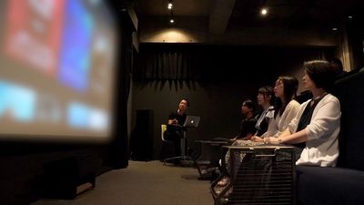 PC接続も可能！プレゼンテーションや企画会議などにもご使用いただけます。 - Theater SPROUT(シアタースプラウト) ＜16~20名＞ シアタースプラウトの室内の写真