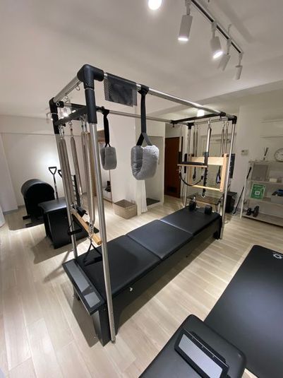 室内全体 - Pilates Studio Lui 恵比寿店 【レビュー投稿プラン】キャフォーマー・チェア・バレル完備の室内の写真