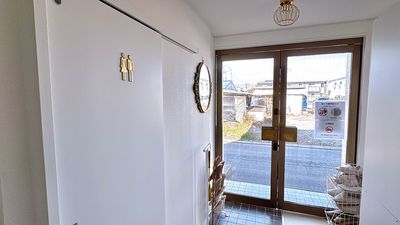 共有トイレ - レンタルルーム＆シェアサロン　Lupinus. 🌼new open🌼【Room2】シェアサロン利用◎完全個室の室内の写真