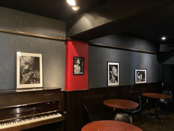 音楽演奏可能！楽器あり！宴会や撮影利用可能なシックなミュージックバーです。 - Shot Bar Sideway