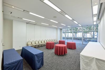 立食パーティー
--- 40席 - 大阪会議室 ブリーゼプラザ　ホール＆カンファレンス 802号室の室内の写真