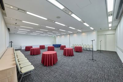 立食パーティー
--- 80席 - 大阪会議室 ブリーゼプラザ　ホール＆カンファレンス 803号室＋804号室の室内の写真