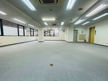 【千駄ヶ谷駅8分】展示会や販売会、イベント利用も可能！他様々用途に利用可能！国立競技場が目の前の自然光が入るスペース - 1Days”KOKURITSU”