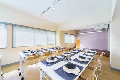 LAMP（ランプ） 御茶ノ水店 席数76、立食85名のイベントスペース・貸会議室の室内の写真