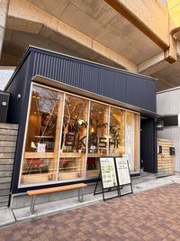 名鉄高架下を利用したのオシャレな商店街にあります - アバター菓フェ　OKASHI tabetai 自販機・駄菓子食べ放題付のレンタルスペースの外観の写真